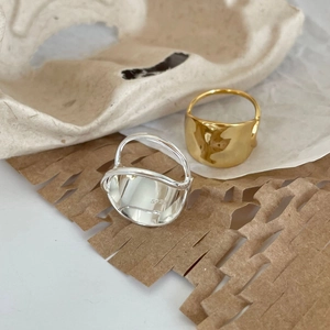 Minimalist 925 sterling silver irregular wide ring with textured hammer finish design