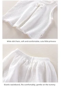 Détail d'un ensemble en gaze de coton pour bébé avec tissu respirant et nœud décoratif