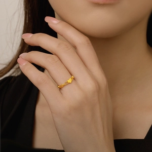 Minimalist gold heart chain ring for women with hollow link design and high polished finish