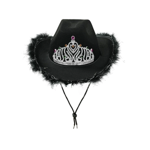 Sombrero vaquero negro con corona de gemas y decorativo adorno de plumas