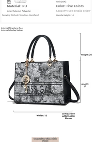 Tabella taglie dettagliata per borsa a fiori bianca e nera, lunga 27 cm e alta 20 cm