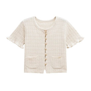 Short-sleeved cream knit cardigan with golden buttons and front pockets for women