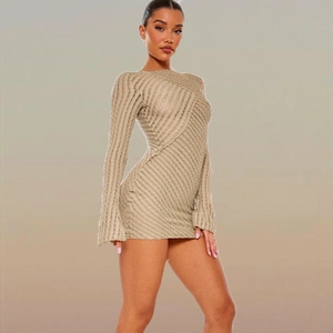 Robe moulante en maille avoine à manches longues avec tissage diagonal texturé