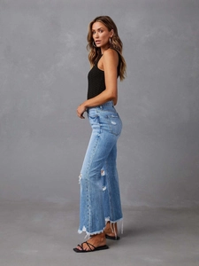 Jean femme taille haute à jambes larges avec déchirures et ourlet effiloché bleu clair