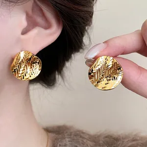 Fashion 18K Gold Plated Wrinkled Round Stud Earrings For Women Light Luxury Geometric Pleated Copper Metal Earrings Jewelry