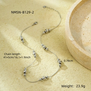 Detail of silver bead necklace with dimensions 41+5cm length and 0.78cm bead size