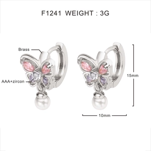 Détail de la boucle d'oreille papillon F1241 avec zircon rose AAA, perle et taille