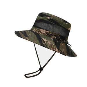 Chapeau de randonnée camouflage respirant avec maille et mentonnière pour protection solaire