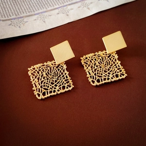 Vintage gold mesh square earrings with a metallic geometric texture in a retro aesthetic