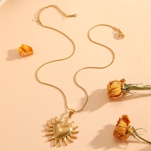 18K gold plated stainless steel heart sun pendant necklace with elegant dry roses