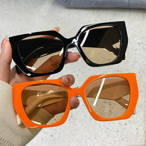 Retro Oversized Square Sunglasses UV400 Protection PC Frame Resin Lens Hip Hop Street Style Vintage Eyewear Outdoor Sunshade