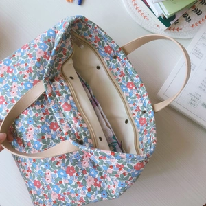 Borsa tote giapponese in cotone floreale con manici in finta pelle e interno spazioso