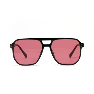 Klassische Doppelsteg-Quadrat-Sonnenbrille mit schwarzem Rahmen und rosa Gläsern