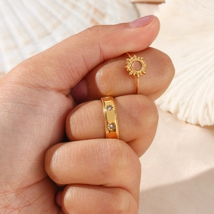 Ensemble de bagues en acier plaqué or 18 carats avec zircons étoiles et tournesols