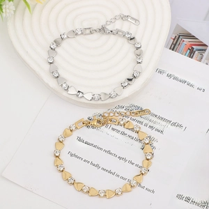 Chic heart-shaped stainless steel bracelets with sparkling zircon in gold and silver finish