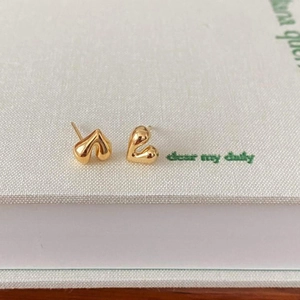 Minimalist gold heart stud earrings for women with polished 925 silver finish