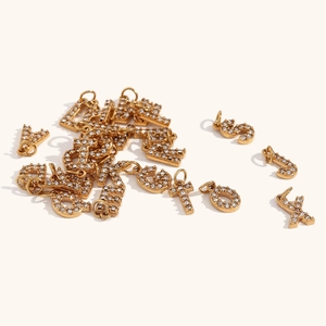 Colgantes de letras A-Z de acero inoxidable chapado en oro 18K con circonitas brillantes