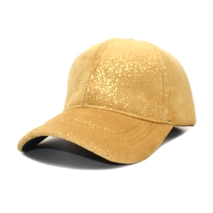 Elegant golden glitter baseball cap for women featuring sparkling sequins and a warm fit