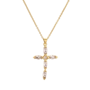 Goldene Kreuz-Halskette mit Zirkonia im Marquise- und Rundschliff auf weißem Grund