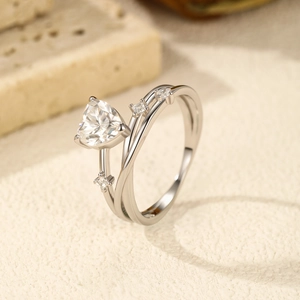 Elegant S925 sterling silver heart ring with sparkling moissanite and crossover bands