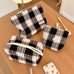 Retro Plaid Woolen Cosmetic Bag Checkered Polka Dot Makeup Pouch Vintage Portable Toiletry Organizer Canvas Lining Zipper Closure