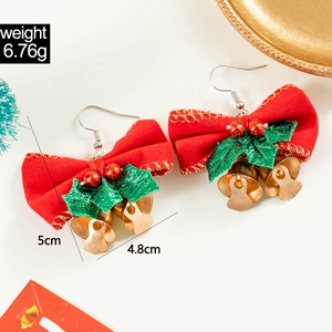 Boucles d'oreilles nœud de Noël avec rubans rouges, feuilles vertes et cloches dorées