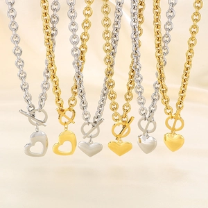 Set di collane con ciondolo a cuore e chiusura OT in acciaio inossidabile oro e argento