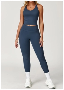 Completo yoga blu ardesia a vita alta con reggiseno sportivo incrociato e leggings