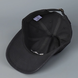 Minimalistische schwarze verstellbare Baseballkappe mit 100% Baumwolle Etikett
