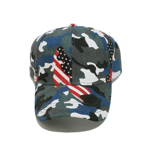 Outdoor camouflage baseball cap with US flag print and curved brim for sun protection