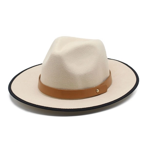 Chapeau fedora chic en feutre de laine beige avec bord noir et bande en cuir brun