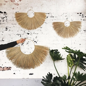 Set van 3 bohemien zeegras wanddecoratie ventilatoren met geweven textuur op witte muur