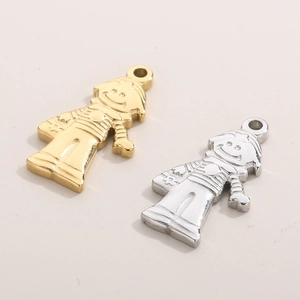 Pendentif fille en acier inoxydable minimaliste en finitions dorée et argentée