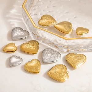 Heart Locket Pendant Stainless Steel Photo Holder Opens Mirror Polished Engraved Love Jewelry Accessory For Women