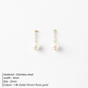 Boucles d'oreilles minimalistes en acier inoxydable avec perles et finition or 14k