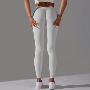Vue arrière du legging de yoga gris clair taille haute avec effet push-up fessier