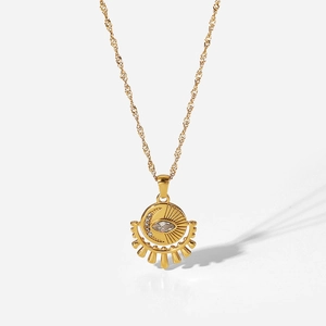 Collier avec pendentif oeil en zircon ovale plaqué or 18K et détails de lune