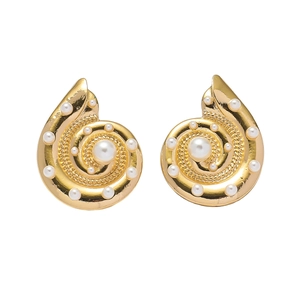 Golden sea shell earrings with white pearls in a vintage ocean-inspired design