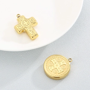 Ensemble collier croix hip-hop vintage avec motifs en relief en acier doré