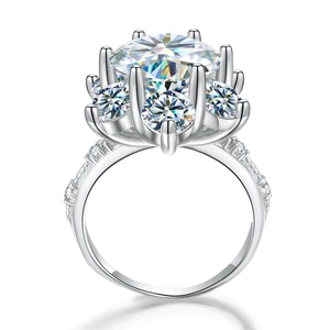 Luxury 5 carat moissanite sunflower ring in S925 silver with classic six-prong setting