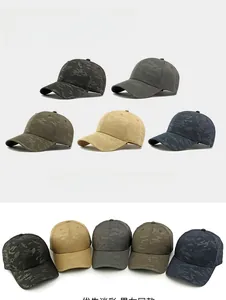 Vista detallada de gorras de béisbol de camuflaje en negro, gris, caqui y azul marino