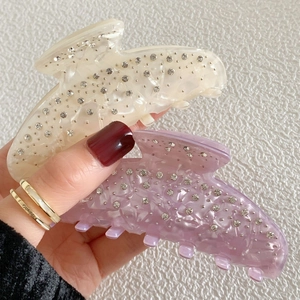 Pinces à cheveux élégantes à texture ondulée en crème et lilas avec strass brillants