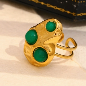 Hammered 18K gold plated stainless steel open ring with three green stones on top