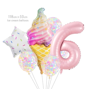 Detalle del set de globos helado de 118cm con cono gigante y número seis para fiesta