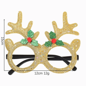 Detailed size specifications of Christmas reindeer glasses with glitter antlers and red balls