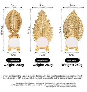 Detailed size specifications for metal leaf ornaments with crystal balls and dimensions