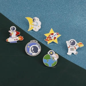 Cute Cartoon Astronaut Alloy Enamel Brooch Pins Creative Space Explorer Badge For Backpack Clothes Accessories