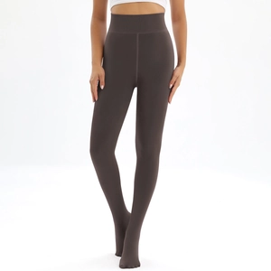 Detail of high-waist seamless thermal leggings in dark coffee with ribbed waistbands