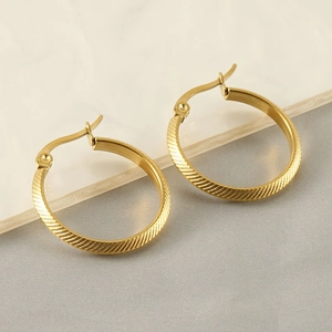 Minimalist Round Hoop Earrings 18K Gold Plated Stainless Steel Diagonal Textured Spiral Design For Women Chic Ins Style