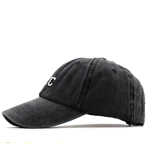 Casquette de baseball rétro en denim délavé gris foncé avec broderie NYC lettre C